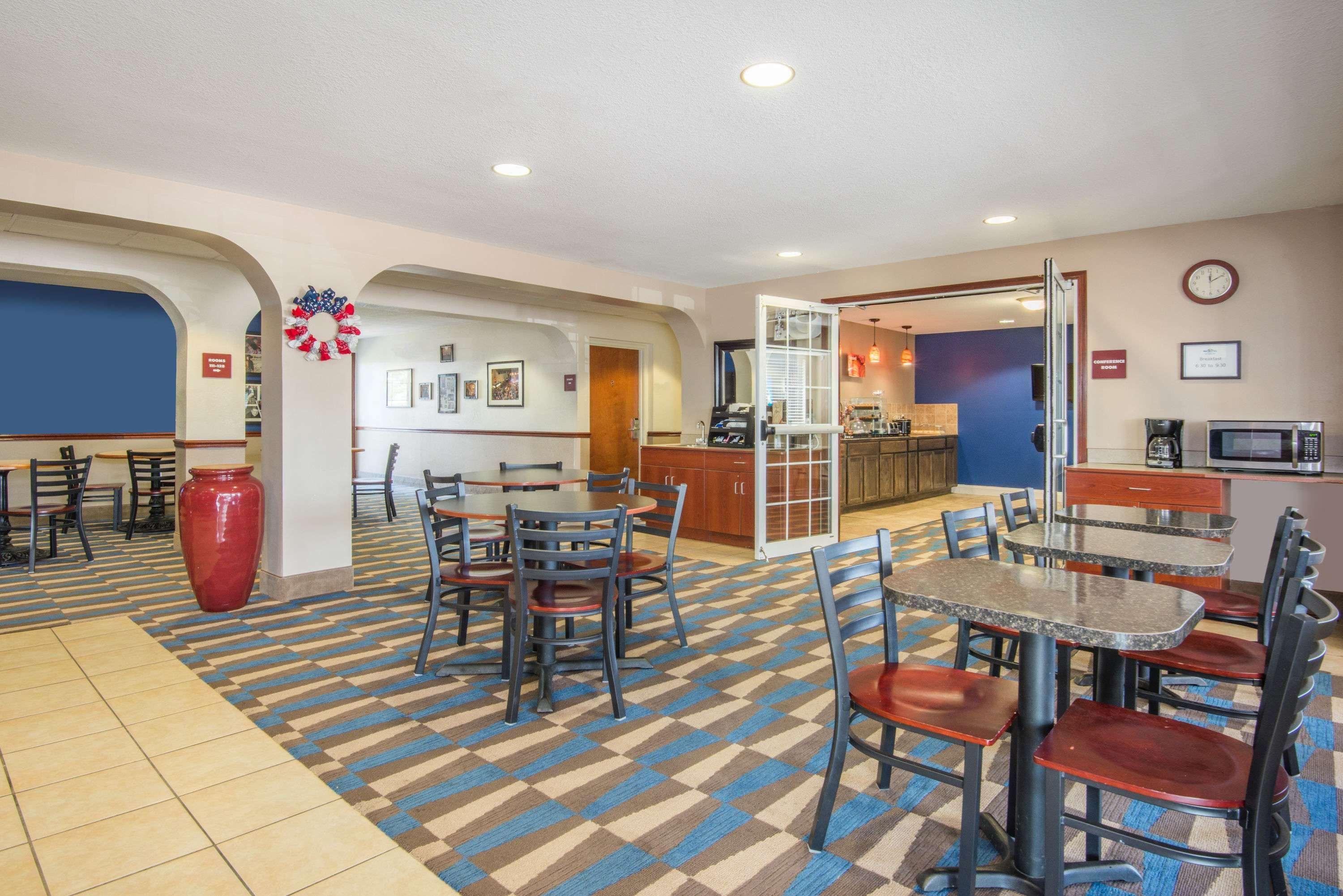 Microtel Inn And Suites By Wyndham Miami Ok Екстер'єр фото